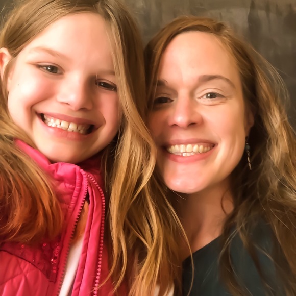 Meet your Posher, Elizabeth - Picture 2 of 2